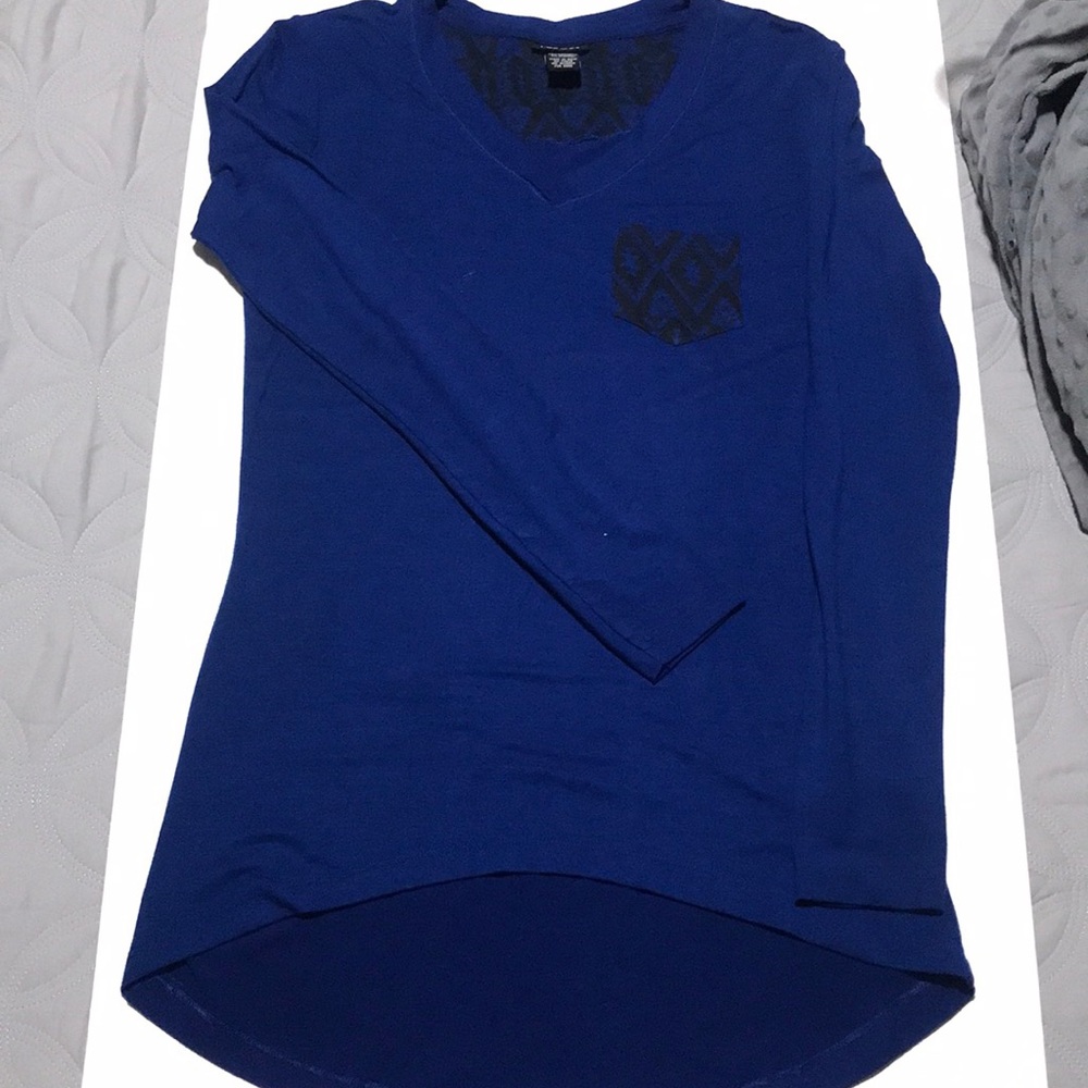 Rue21 high-low blue long sleeve shirt